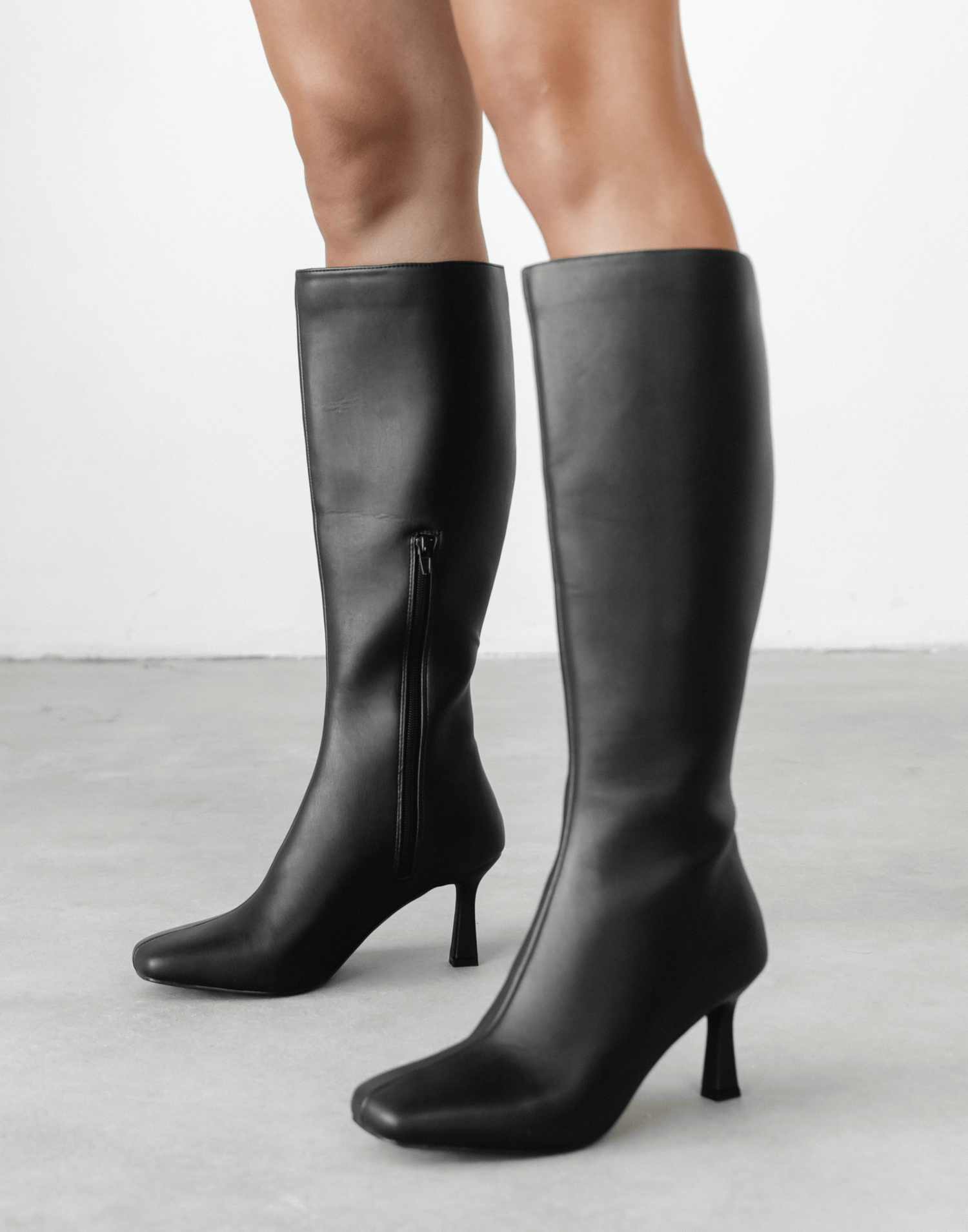 Candid Boots (Black) - By Therapy – CHARCOAL
